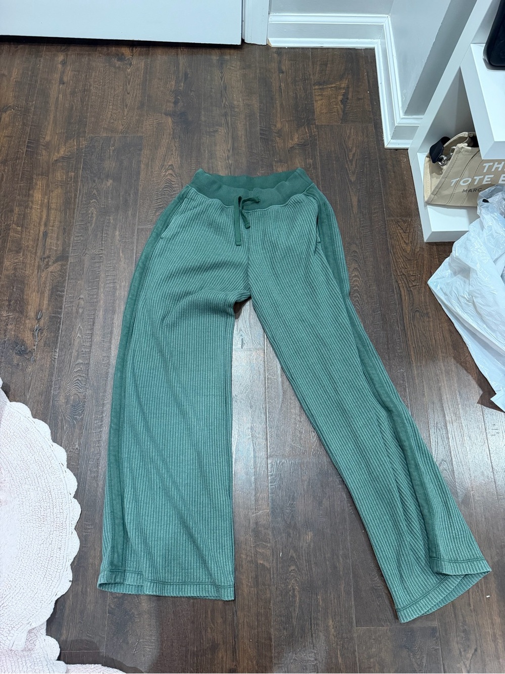 aerie Kids Ribbed Wide-Leg Sweatpants in Green